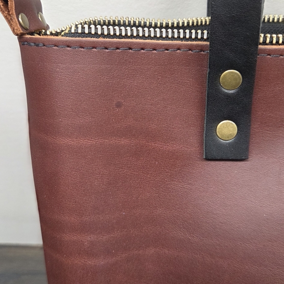 Portland Leather Rich Brown Tote with Black Straps - Picture 3 of 5